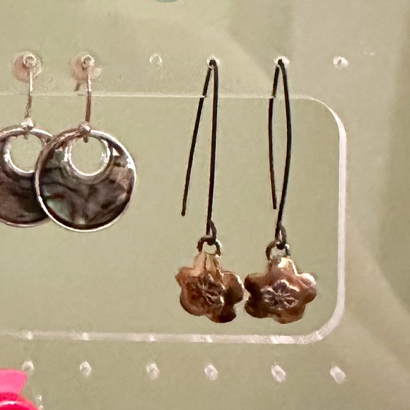 Gold Flower Dangling Earrings - Picture 4 of 4